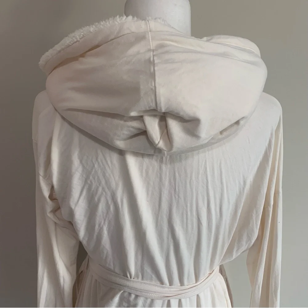 Pure Fiber Soft Sherpa Lounge Belted Hooded Robe - Picture 2 of 11